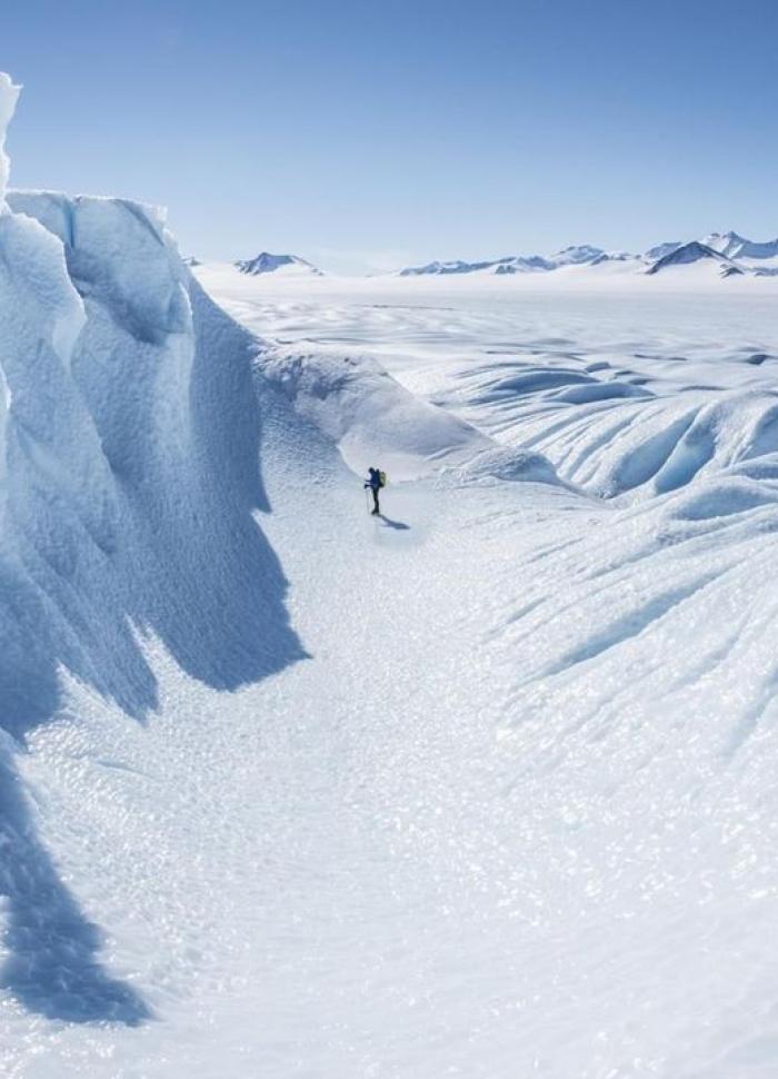 Deep Field solo hiker (Iain Rudkin)